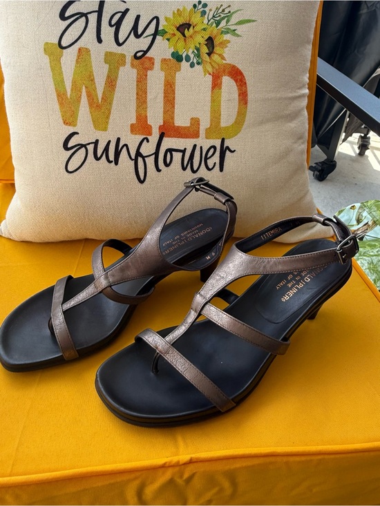 Donald J. Pliner Shoes - Donald J. Pliner Bronze Metallic Strappy T‑Strap Sandals